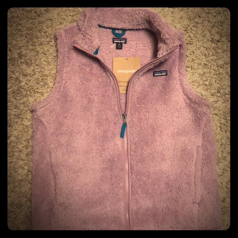 NWT Patagonia vest. Girls size XXL.